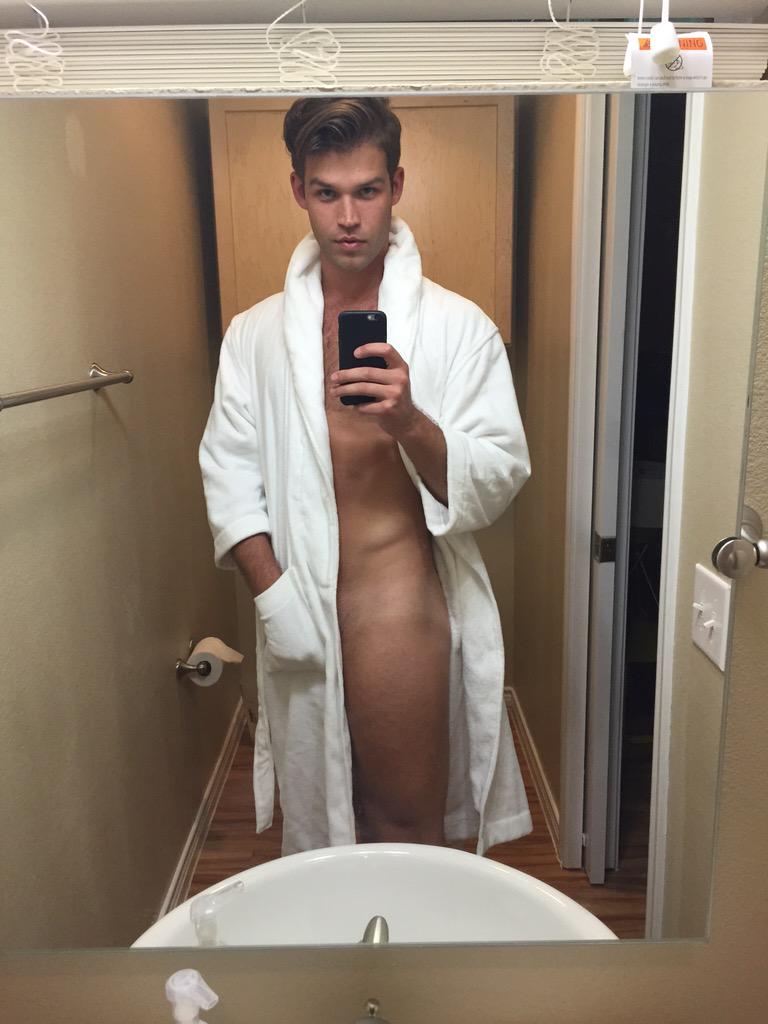 Josh tyler - nude photos