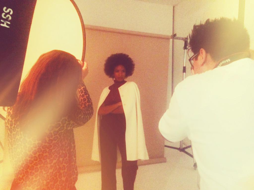 EditorsFro's tweet photo. Lights, camera, action. ๐ก๐ท๐ฅ#behindthescenes #FROissue2 http://t.co/y5uC4j903h