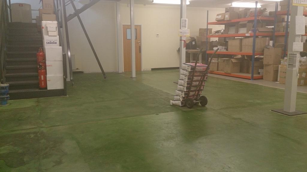 AFContractsLtd's tweet photo. Ripped up, primed with @FBallUK 131, now to get mixing the 300HD !! Nice easy details to fit round later ... http://t.co/p7TCG2FgQb