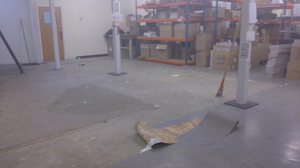 AFContractsLtd's tweet photo. Ripped up, primed with @FBallUK 131, now to get mixing the 300HD !! Nice easy details to fit round later ... http://t.co/p7TCG2FgQb