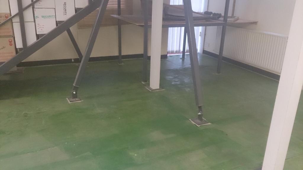 AFContractsLtd's tweet photo. Ripped up, primed with @FBallUK 131, now to get mixing the 300HD !! Nice easy details to fit round later ... http://t.co/p7TCG2FgQb