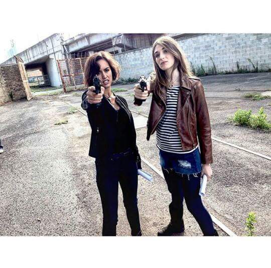 MontanistosIT_'s tweet photo. Foto di @MC9884 Megan e Pilar sul set di #Taskforce45fuocoamico 🎬🔫 https://t.co/ZeIAapqMsB http://t.co/yszOySjiNU
