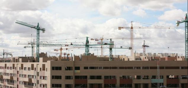 elEconomistaes's tweet photo. España se convierte en el tercer país por inversión inmobiliaria en Europa http://t.co/93gA7JwXER http://t.co/ouijlLLS8r