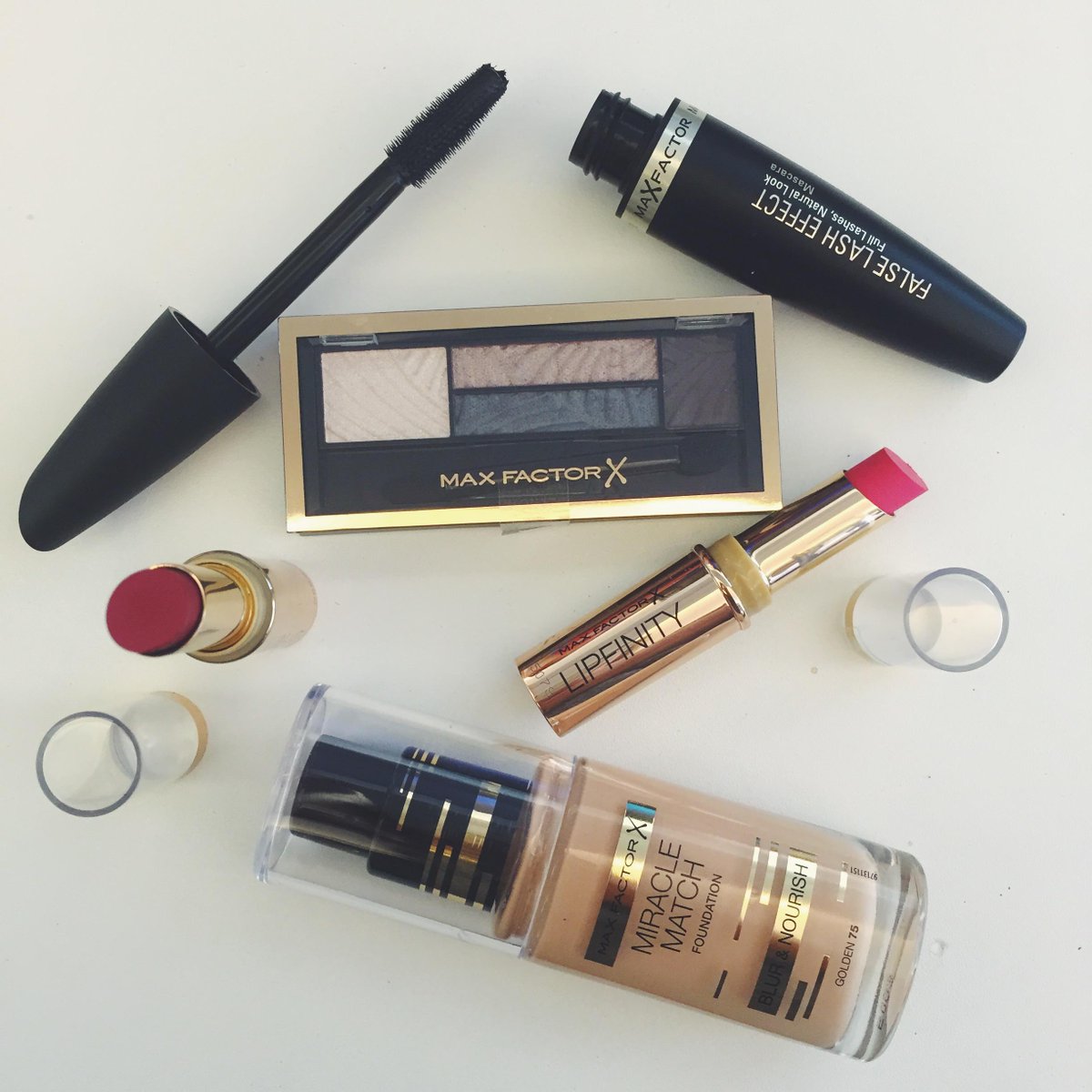 BritishVogue's tweet photo. How to enter the @MaxFactorUK #maymaxfactor competition at #VogueLoves #FNO tonight: http://t.co/z3KgVXwkV2 http://t.co/pUmT6iPrPI