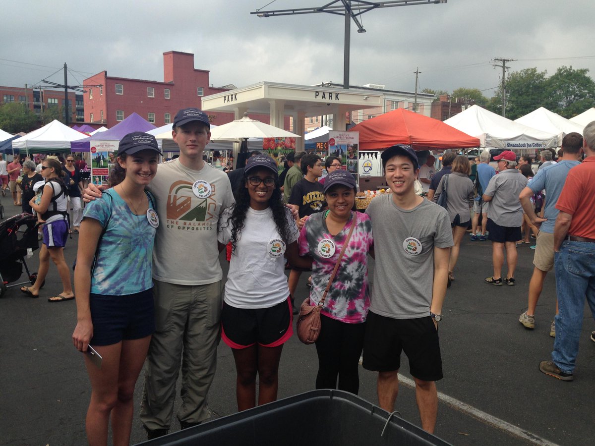 sweetaspect's tweet photo. Yet another awesome day with @ApoUVA last Saturday!! Thanks y'all!!! #Cvillecompost http://t.co/ZqxHjACPJC