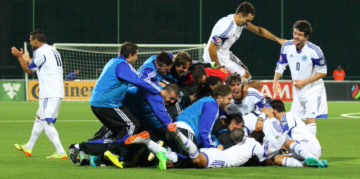 bet365_es's tweet photo. Goles de septiembre:

Ronaldo 0 
Benteke 0 
Suárez 0 
Benzema 0 
Sterling 0 
Bendtner 0 

San Marino 1 http://t.co/mUjPKsazX8