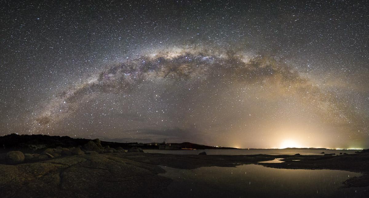 Mr_Tim_White's tweet photo. The beautiful arc of the Milky Way over King George Sound and @AmazingAlbany. @WestAustralia @CanonAustralia http://t.co/O5fTFIM4xW
