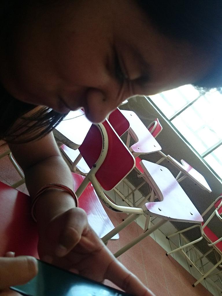 AnaSolCG's tweet photo. Mi Cuma no puede twitear #updsdigital http://t.co/gLTIiJohqW