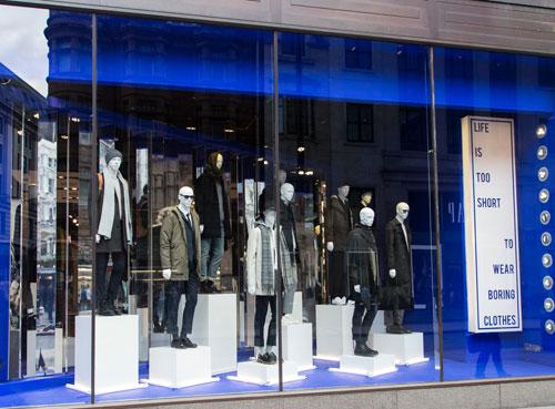 retailfocus's tweet image. VM: @Topman - New York skyline retail-focus.co.uk/vm/1532-topman… #retail #retaildesign #vm #windows #mannequins #fashion