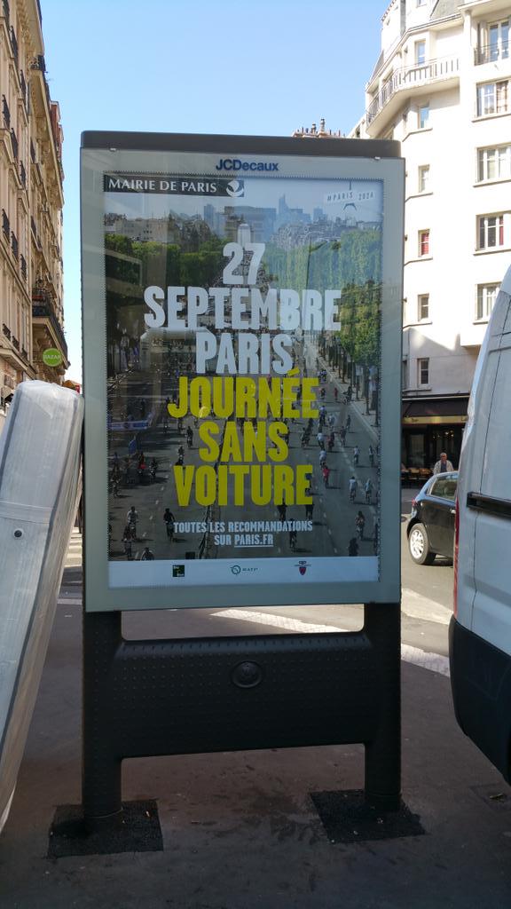 60secondparis's tweet photo. #Paris #smog #pullution #cars #voiture #carfreeday HOLDING OUR BREATH  #Goodnews http://t.co/IGOUQqibGI
