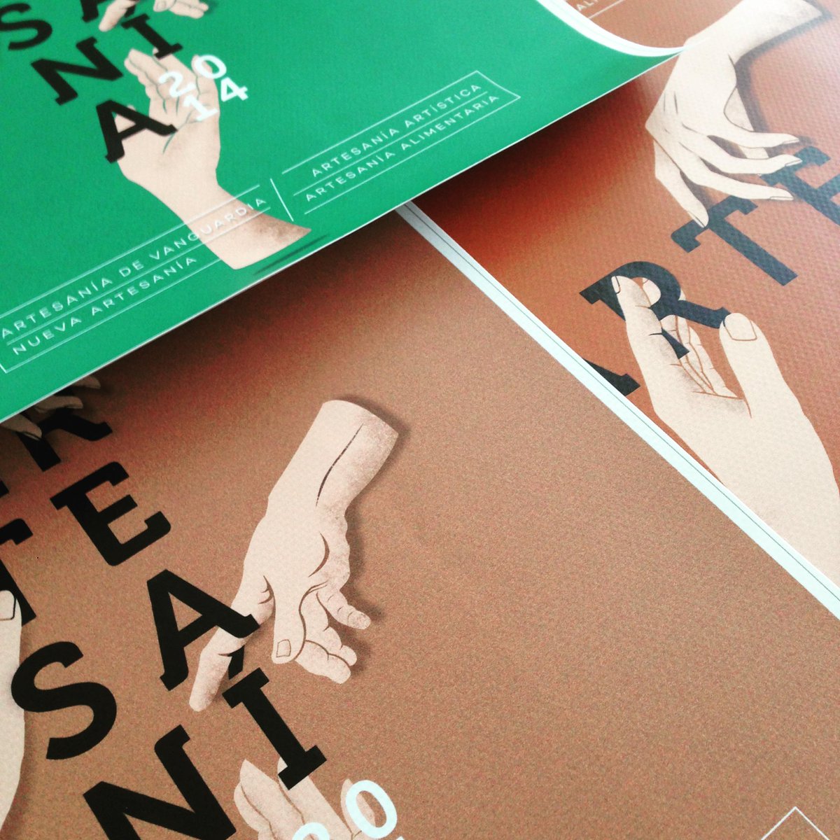 Revisión! de lonas :-) #felizmiercoles #premiosartesania #2014 #grafica