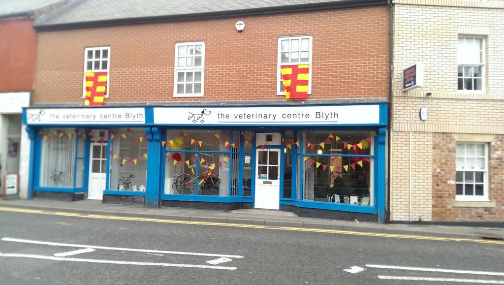 Fantastic effort & welcome from the businesses of Blyth for @TourofBritain | credit to Vet Centre Blyth #NlandTOB