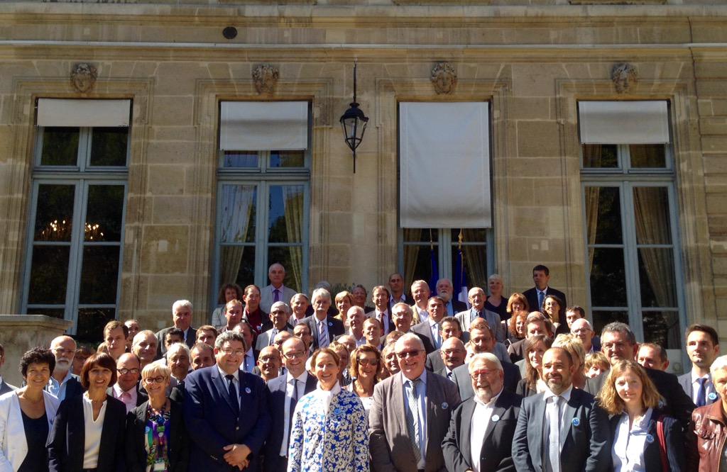 100 nouveaux territoires à énergie positive pour la #CroissanceVerte signés au ministère ! #TransitionEnergétique