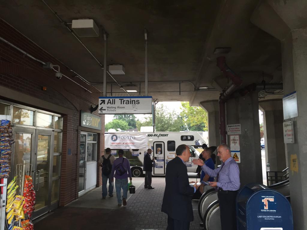 ScottoDA2015's tweet photo. #Scotto1 & Mike out campaigning at Baldwin @LIRR station. Dem primary tom. 6am-9pm. #VoteScotto #NassauDeservesBetter http://t.co/p6XuKICri8