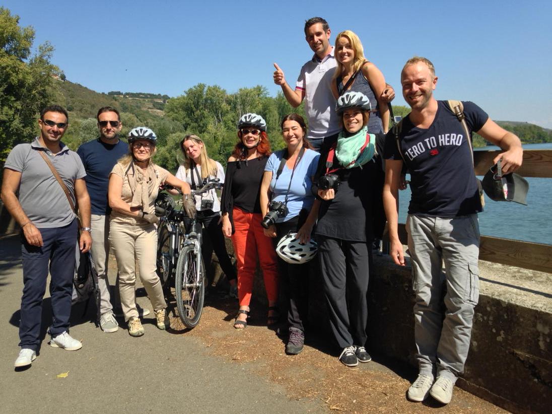 La photo de nos super #velo touristes sur #viarhona  a la sortie de l'île du Beurre <a href="/38_Vienne/">Vienne 38 et autour</a>