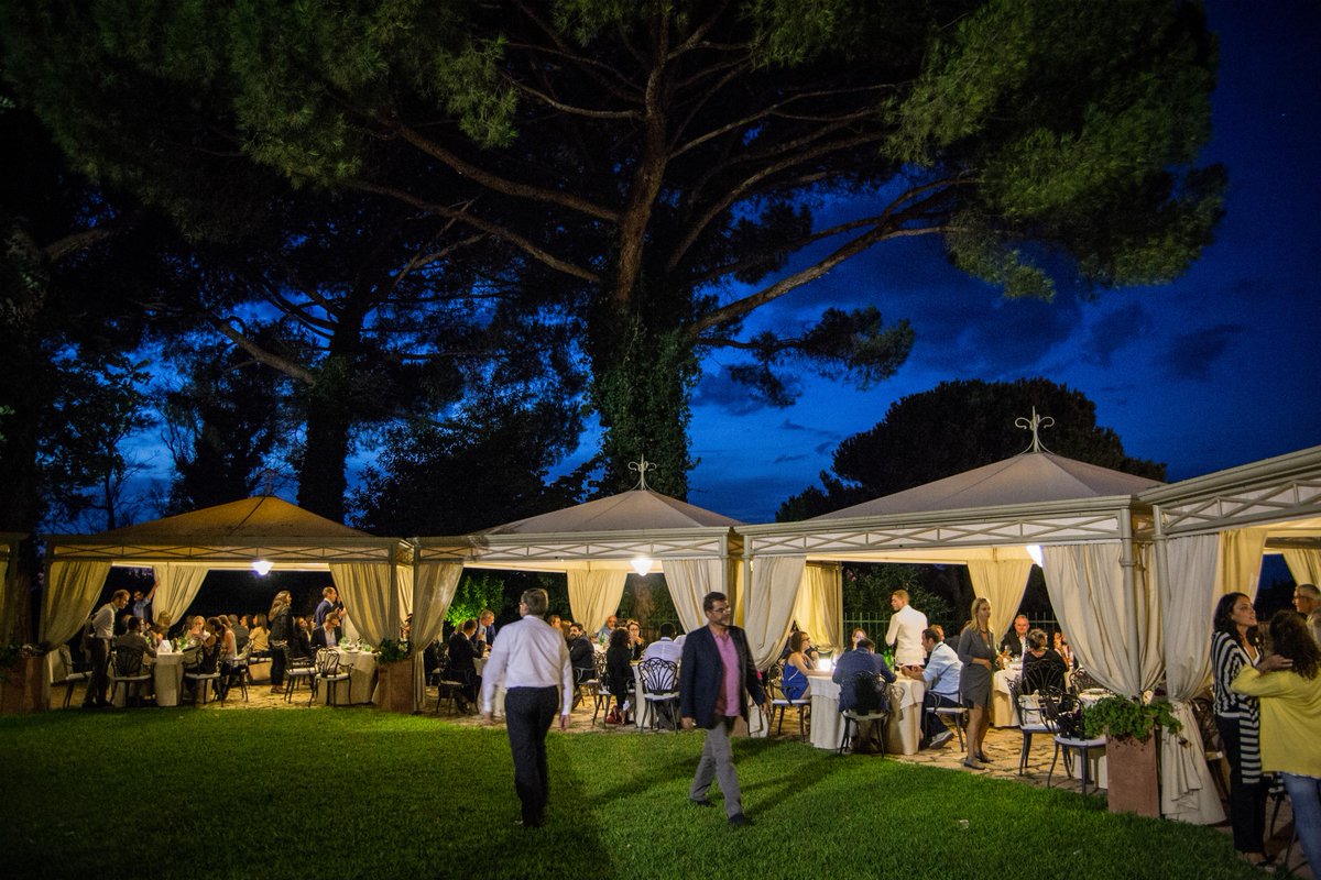 NMMC2015's tweet photo. Sunset aperitif by the Temple of Neptune at @paestum @NMMC2015 @g_sbardella @PietroCampiglia @UniSalerno @DCFSCI http://t.co/3H4NNA4DtD