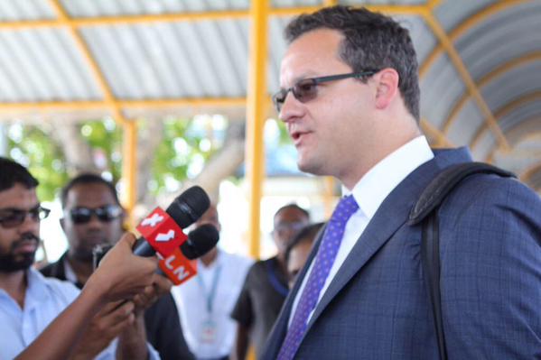 adduXfiles's tweet photo. Ex President Mohamednasheed's international lawyer #JaredGenser arrived in #Maldives. http://t.co/QghANnccL9