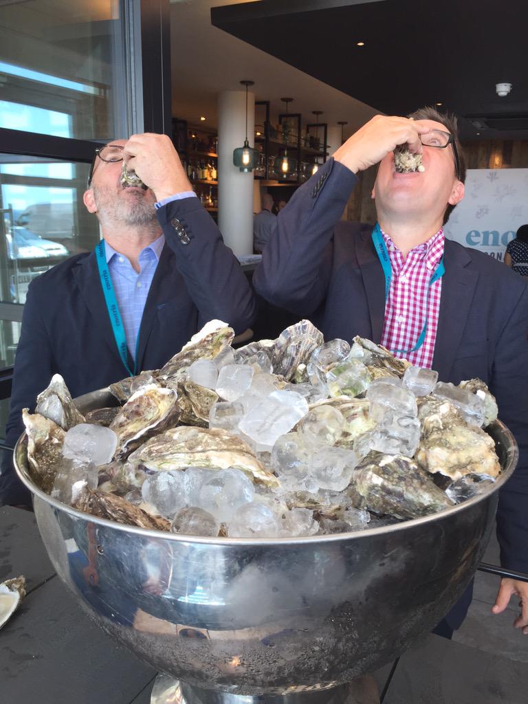 EnotriaCoe's tweet photo. "@lintonneill: @enotriauk #schuckit #oysters http://t.co/OuOcMDQ7gm" So sofishticated... #fishpun