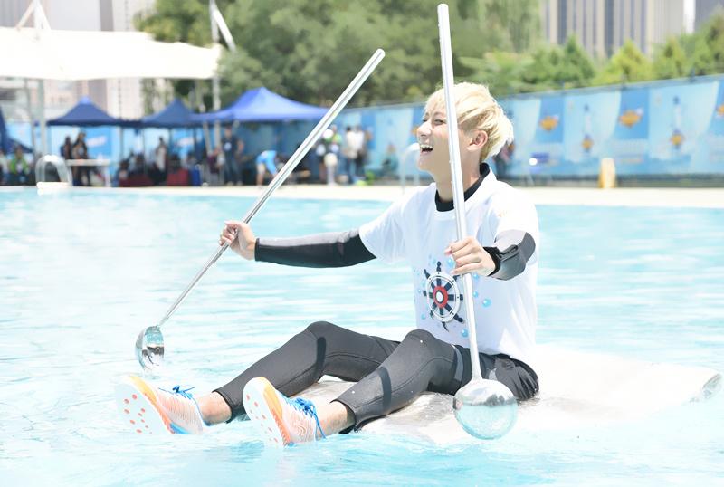 taoriscastle's tweet photo. 150909 The Real Hero weibo update #ZTAO 😙😙 
http://t.co/8tUjU2q2Le http://t.co/d245fVBetW