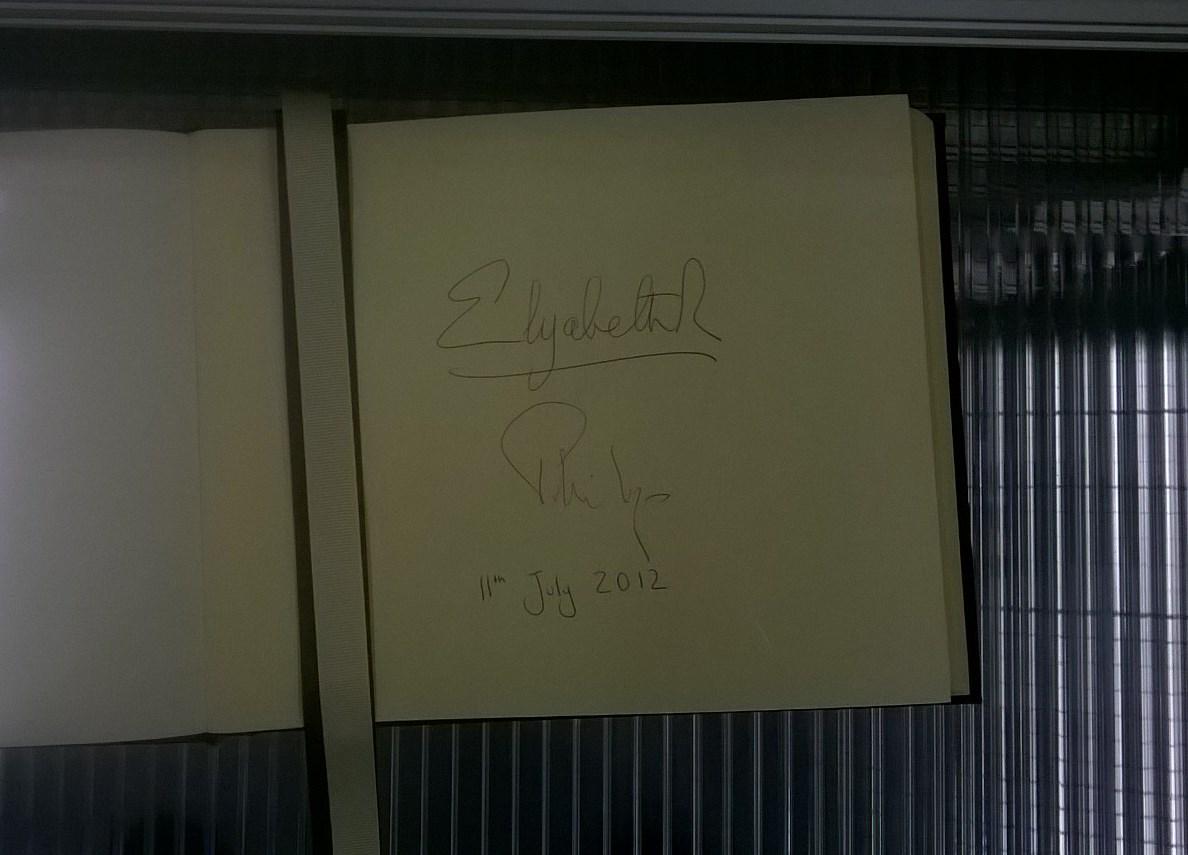 As the Queen's #longestreign is marked today here's a picture of her opening <a href="/TheHiveWorcs/">The Hive</a> &amp; the visitors book