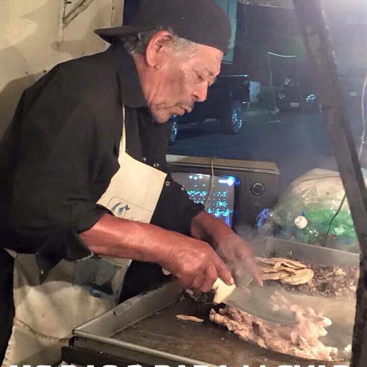 ChuyChain's tweet image. Somewhere in Cali found Morgan Freeman selling street tacos. Could this be his next movie?