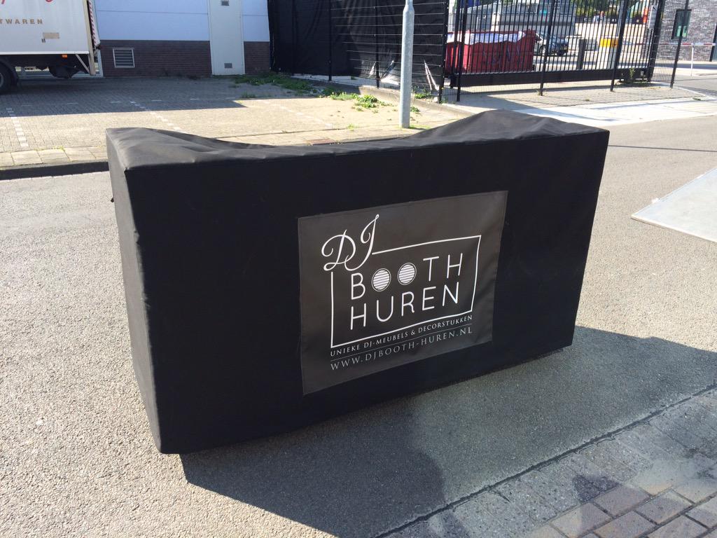 Ferocius's tweet image. Nieuwe hoezen voor de DJ-Booths zijn bijna klaar, zelfs met het nieuwe logo 😍😎 thanks @Bootzeil Haarlem!!