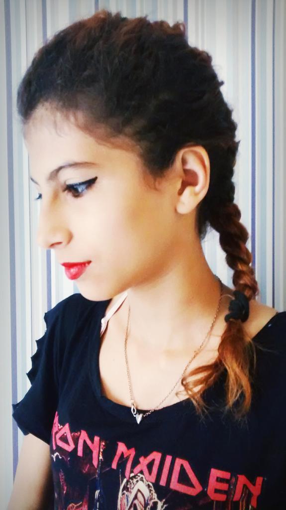 MeninasStyle's tweet image. Linda make né? Tem tutorial dela lá no Canal, Confere lá! 
👉m.youtube.com/channel/UCXXo6… 👈