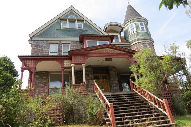 These 14 mansions offer a glimpse into Helena’s cosmopolitan history: bit.ly/1L2f1Kz via <a href="/helenaironline/">Independent Record</a>