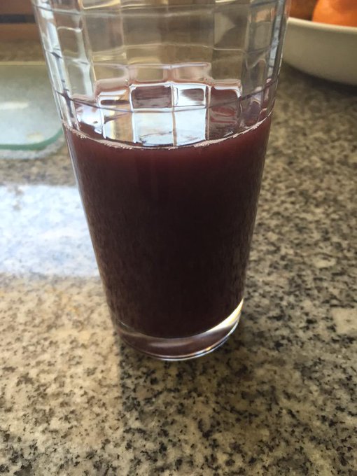 My morning juicing 30 vegetable n fruit with ginger http://t.co/VMV4Ak3T5f