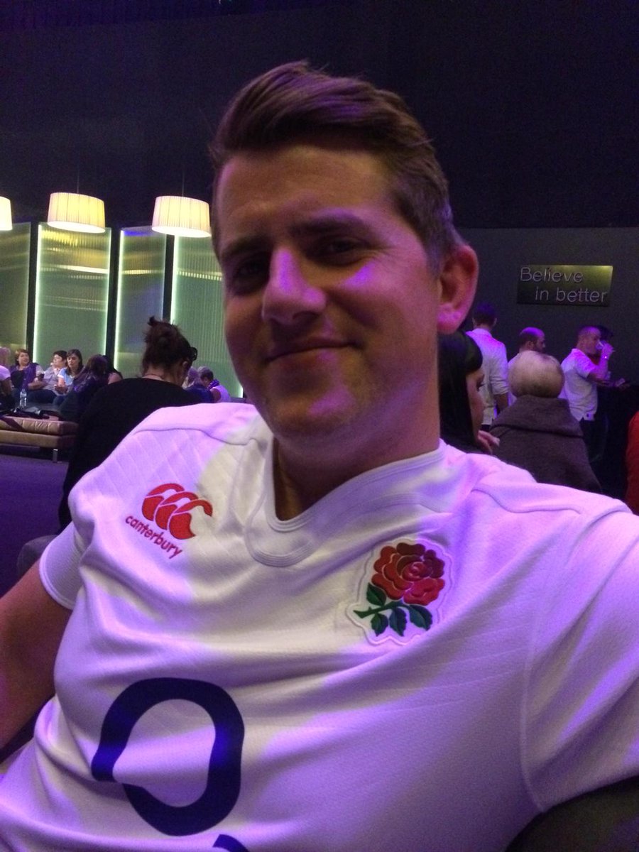 FishSparkle's tweet image. Come on lads! #weartherose