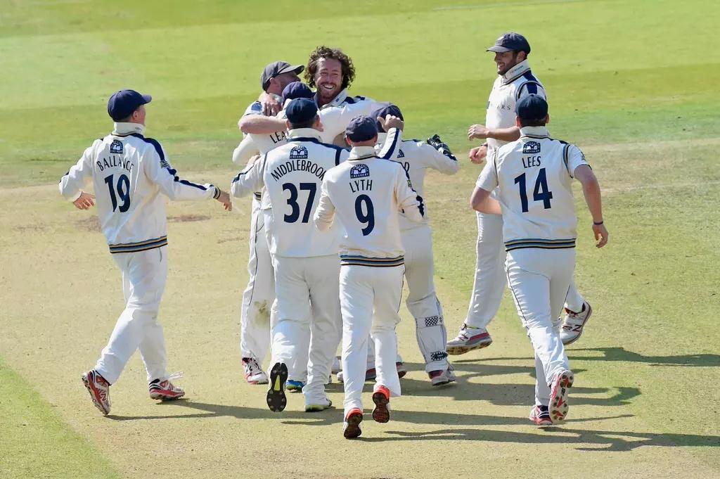 LightningT20's tweet photo. Many Congratulations to @YCCCDizzy and @Yorkshireccc on winning the @LV_Cricket see you next time . http://t.co/RGd7J6l5SM