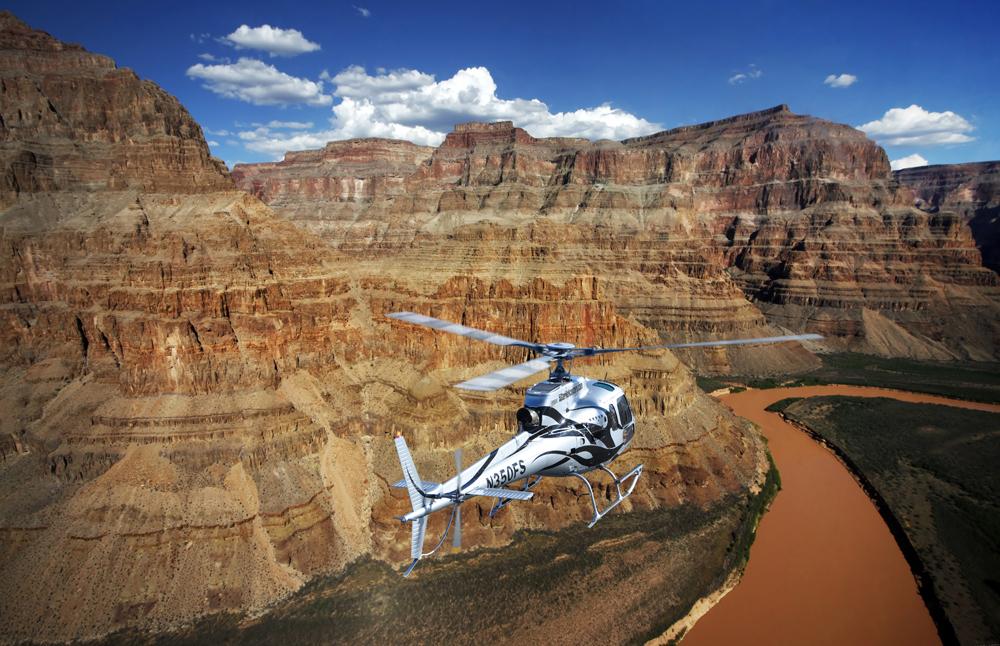 Exotiktraveler's tweet photo. #lasvegas GRAND CANYON HELICOPTER RIDE + SHOOTING TOUR #flymood #lovestory #fun #traveltips #adventure #action http://t.co/olHO6xjt4l
