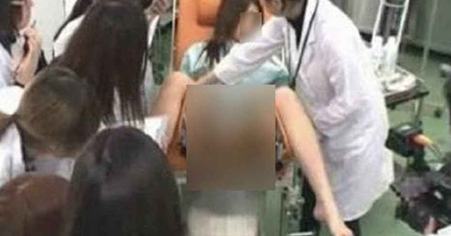 gajupan's tweet photo. 【閲覧注意】

病院で性的実験の実験台にされた女の末路・・・

やばすぎ・・・

→http://t.co/rqa6kBmf97 http://t.co/zX9DRt8wPm