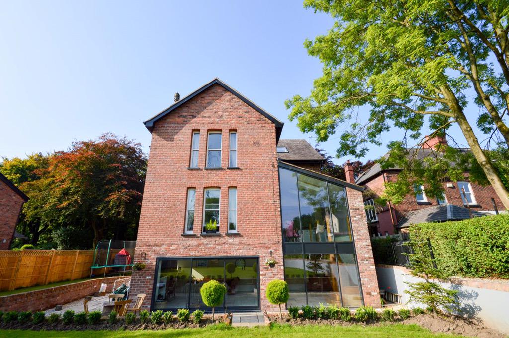 huntersworsley's tweet photo. 🎉 COMING SOON 🎉 A beautifully renovated 6 bed detached on Greenleach Lane #Worsley for £960,000 🏡 #HuntersExclusive http://t.co/0XVrfBdeIh