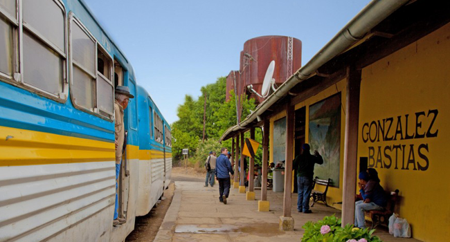 TmoMultiviajes's tweet photo. Ruta del Mar imperdible en #FiestasPatrias incluye recorrido en el Último Tren Ramal --> http://t.co/DlHajN8tJo http://t.co/pTTCMIWONZ