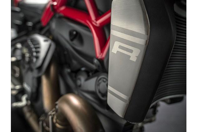 ducatistoke's tweet photo. Ducati Monster R is set to re-write the naked catagory rule book and promises to be the most powerful naked ever! http://t.co/in7PPq1Um3