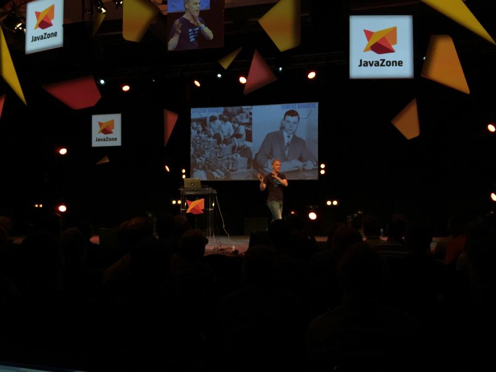 6x projectors and a E2 from <a href="/Barco/">Barco</a> in use for the main stage for this years #javazone!