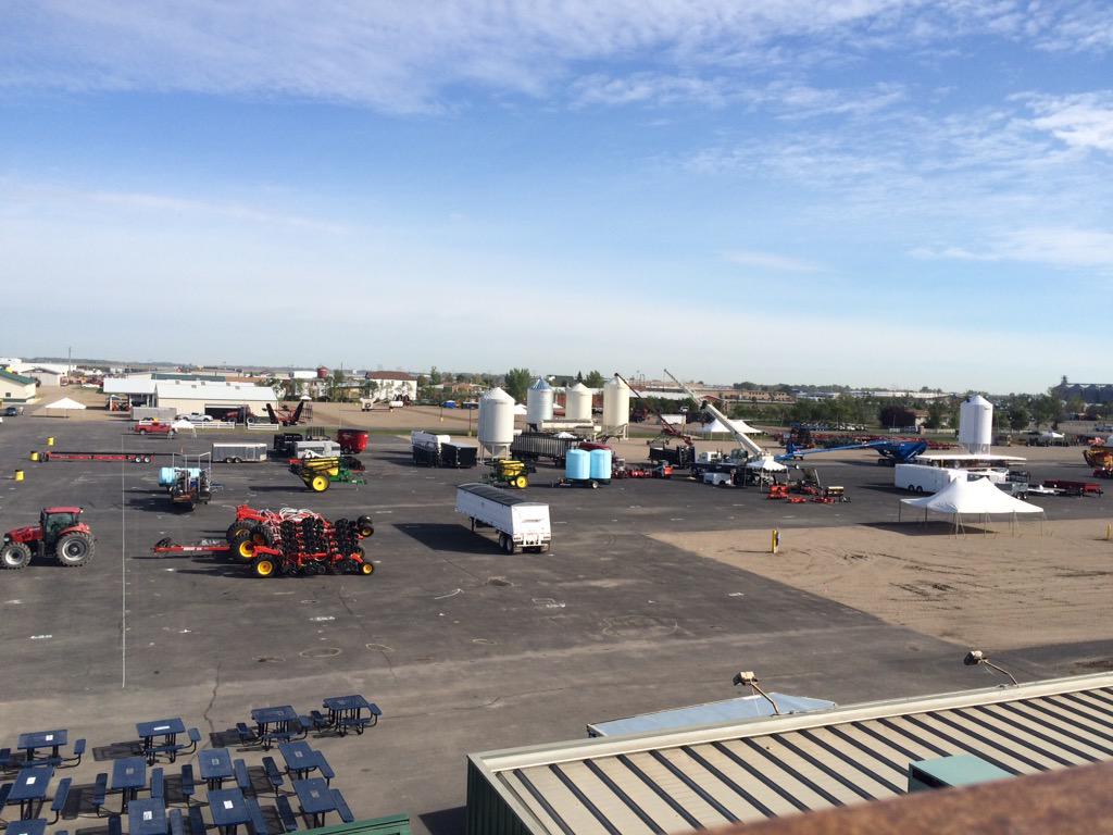 Big Iron Farm Show tweet media