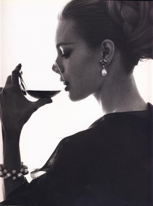 TheBlowzone's tweet photo. Happy Wine Down Wednesday! Love, @TheBlowzone #BHappy #TheBlowZone http://t.co/x7isCFHi2S