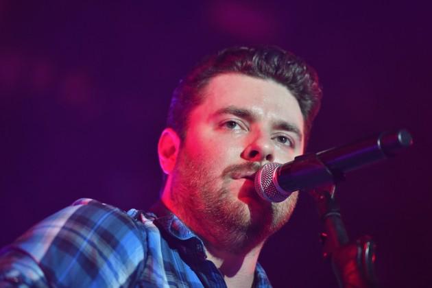 TasteOfCountry's tweet image. .@ChrisYoungMusic tells the story of 'I'm Comin' Over.' Watch: tasteofcountry.com/chris-young-im…