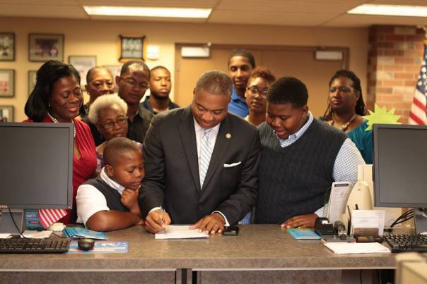 PeterSchorschFL's tweet photo. .@SenChrisSmith officially files to run for #Broard County Commission. #FlaPol http://t.co/heb8f8XDMr