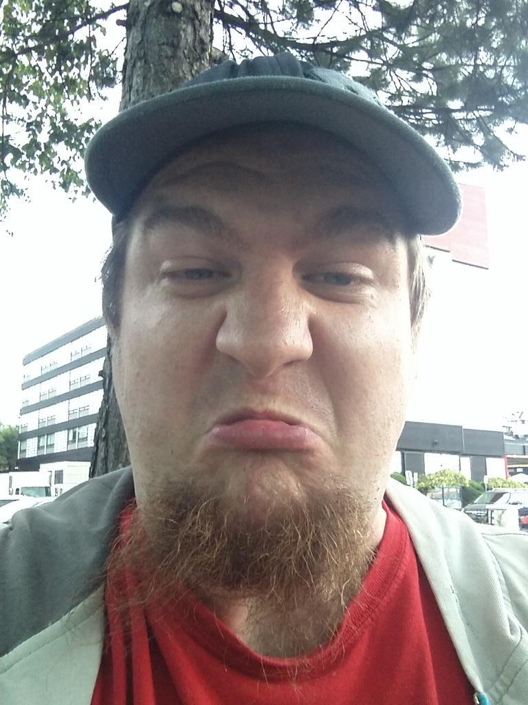 EmptyBacon's tweet photo. When your IT guy at work is dumber then you. #failIT http://t.co/loOcuuVAJa