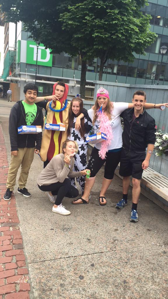 dalninjas2015's tweet photo. NINJAS NEVER STOP SHINING!! @dsushine @dsuoweek #Shinerama #DSUoweek2015 http://t.co/ko78pRGcIQ