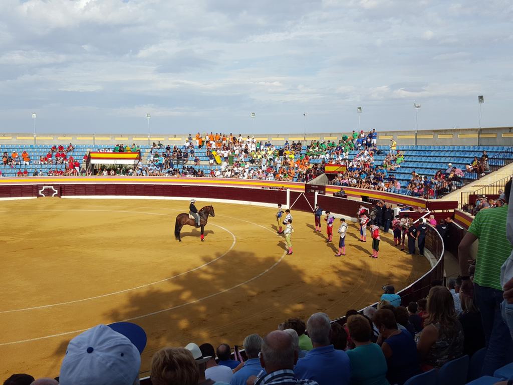 laverdadeltoro's tweet photo. Villa Del Prado. Arranca la novillada... http://t.co/al7I6tG6ob