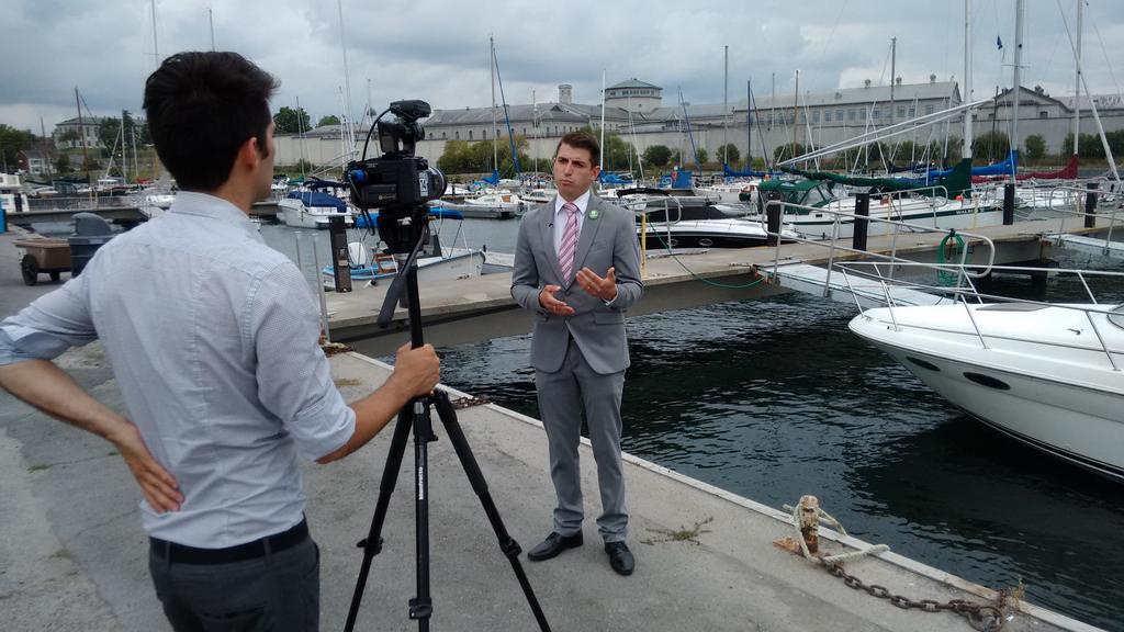 _NathanTownend's tweet photo. Sharing my plans to revitalize KP as a tourism hub to help create local jobs. #ygk #cdnpoli #elxn42 #deepwaterdock http://t.co/ljpSMExoOR