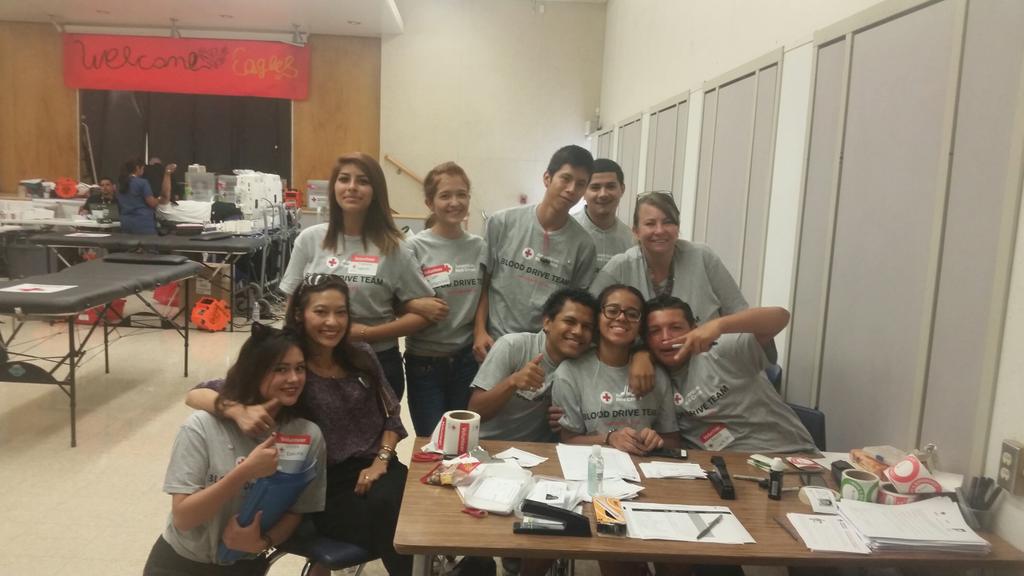 RNNguyener's tweet photo. Santana High School Super Volunteers and Donors!♡ http://t.co/0UVvlmWy6G