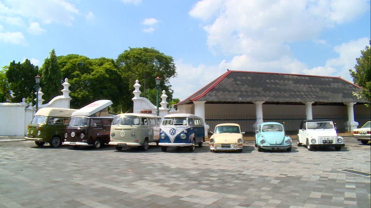 TRANS7's tweet photo. VW selalu mendapat tempat tersendiri di hati pecinta mobil. #LelakiPunyaMau pkl 00.00 WIB. http://t.co/ASnR0mRVRT