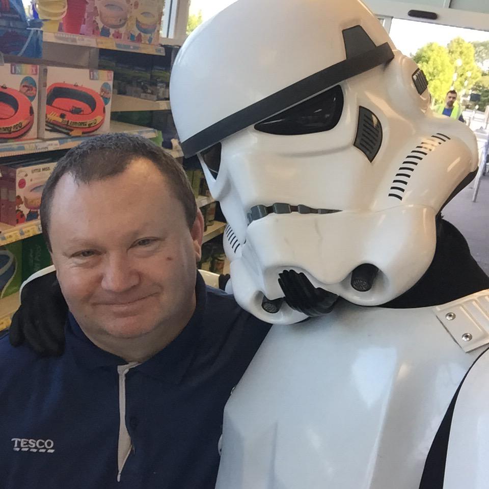TrooperEssex's tweet photo. @wadebridgefruit visitor today for Richard birthday http://t.co/UWdFkVFZzL