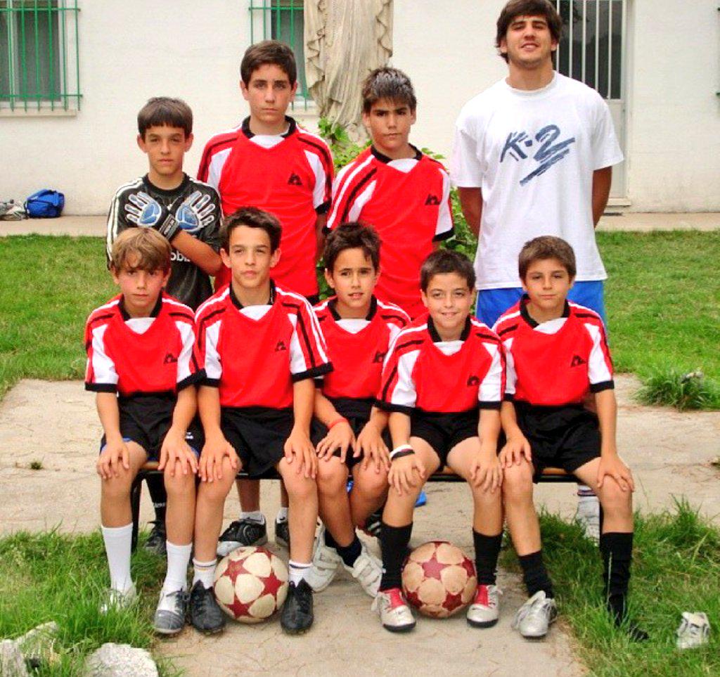 IvanMatey7's tweet photo. Comienza una nueva temporada y ya van 10 Años seguidos vistiendo esta camiseta. #CDK2 #EspirituK2 http://t.co/vSDv2evYB2