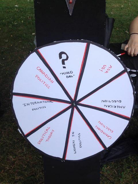 PoliticusJournl's tweet photo. Come join us at queens in the park, play some trivia and win prizes! #queensu #welcomeclassof2019 http://t.co/tc6gF721wR